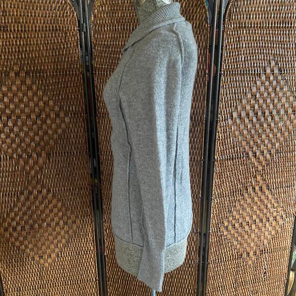 Size M//Peruvian Connection Long Sleeve Grey Henley Knit Alpaca Sweater - Picture 4 of 6